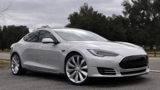 Tesla иска обезщетение от Bosch за сервизна акция