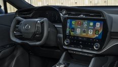 Искаш кола, получаваш iPhone на колела – най-дразнещите трендове на 2025