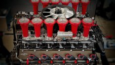 Нова суперкола връща 12-цилиндровия боксер от света на мъртвите