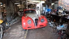 Колекция от ретро автомобили беше открита в стара плевня в Шотландия