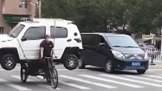 Може ли колело да превози автомобил? В Китай - да!
