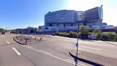 Германски производител си купи улица, за да се скрие от папараци