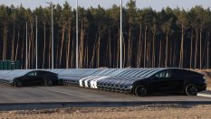 Tesla не успява да продава произведените автомобили