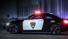 BMW M2 и Lykan HyperSport станаха полицейски коли (ВИДЕО)