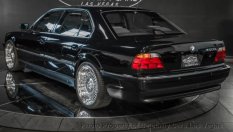 Вече шеста година никой не купува BMW 750 Li, в което е убит Тупак