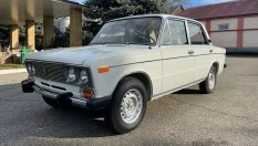 45-годишна "Лада" се продава на цената на нова Toyota Land Cruiser Prado 