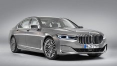 Колко струва най-скъпото BMW M760Li след фейслифта? (ВИДЕО)