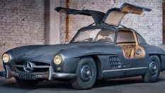Продава се Mercedes-Benz 300 SL Gullwing, покрит с прах и олимпийска слава 