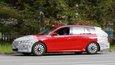 Обновената Skoda Octavia получава промени под капака и в салона