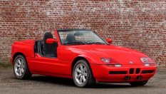 33-годишно BMW с отрицателен пробег се продаде на търг