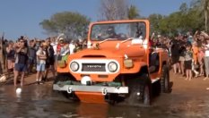 Тази Toyota Land Cruiser измина 7 км... на 30 метра под водата