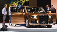 Спор за името спира лимузината на Путин за Европа