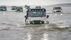 Последната мъжка кола: караме Ineos Grenadier по дъното на морето