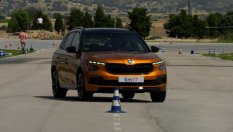 Skoda Kamiq се оказа по-добър от Mercedes-AMG SL в тест за стабилност