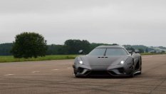 Вижте как хиперколата на Koenigsegg ускорява до 300 км/ч (ВИДЕО)