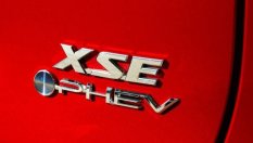 Toyota променя имената на plug-in хибридите RAV4 и Prius