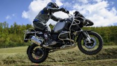 "Вечният двигател" на BMW се поставя на... мотоциклети