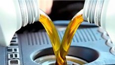 Може ли да се смесват различни двигателни масла?