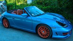 Най-смелият интериор на Porsche 911 идва от България