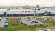 Tesla уволни десетки служители след опит да направят синдикат