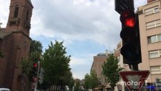 Политик предложи премахване на червения светофар и знаците на пътя