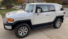 Стара Toyota FJ Cruiser бе продадена три пъти по-скъпо от нова