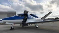 Tesla удари самолет за 2 млн долара