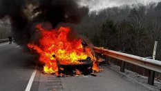 Нов тип батерии спират пожарите на електромобили