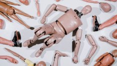 Как мъжките манекени увеличават женската смъртност зад волана