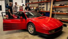 Фен на Ferrari се сдоби с уникално Testarossa 