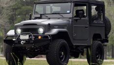 Продава се брутален рестомод Toyota FJ40 с V8 мотор