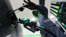 Опасно за автомобилите гориво ще спасява Русия в кризата