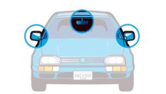 Защо автомобилите имат три огледала за обратно виждане?