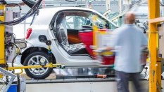 Mercedes продава фабриката на Smart