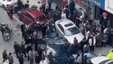 Бясно движеща се Tesla отново катастрофира в Китай