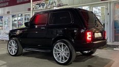 Продава се "Нива" с волан на Mercedes-AMG G 63 и седалки от BMW  