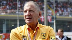 Шампион от Формула 1 не може да вземе книжка