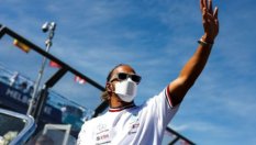 Люис Хамилтън иска да купи &bdquo;Челси&ldquo;