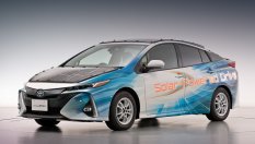 "Слънчевата" Toyota Prius получи по-мощни панели