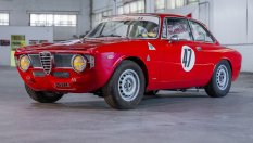 Колекция от 12 страхотни Alfa Romeo отива на търг