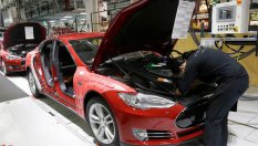 Като роби - Мъск изхвърля бременните жени от Tesla