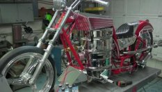 Този мотоциклет се движи с... бира!