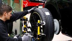 Продажбите на нови коли продължават да падат