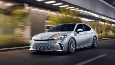 Toyota обясни защо новата Camry е само хибридна