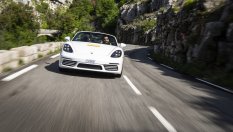 Търсят се двама българи да карат Porsche и Mustang в Южна Франция