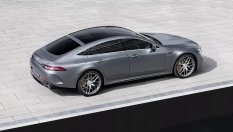 Mercedes изтегля 80 000 коли заради дефектна горивна помпа