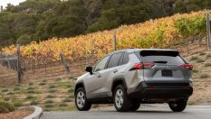 Toyota RAV4 този път се справи с "Лосовия тест"