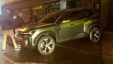 Големият SUV на Dacia бе хванат без камуфлаж