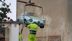 Захвърлен преди 35 г. автомобил удари 567 000 евро