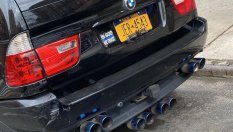 Защо BMW X5 има нужда от 8 изпускателни тръби?